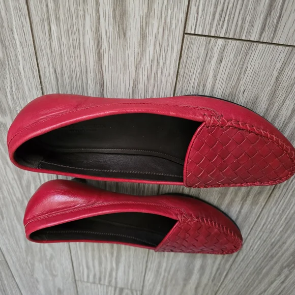 Bottega Veneta Women's Red Leather - Picture 5 of 10